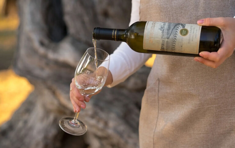 Degustazione di vini presso Masseria Amastuola